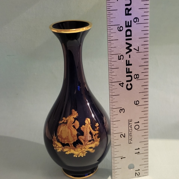 VINTAGE LIMOGES FRANCE COBALT BLUE AND GOLD FINISH SMALL VASE. - Picture 4 of 6